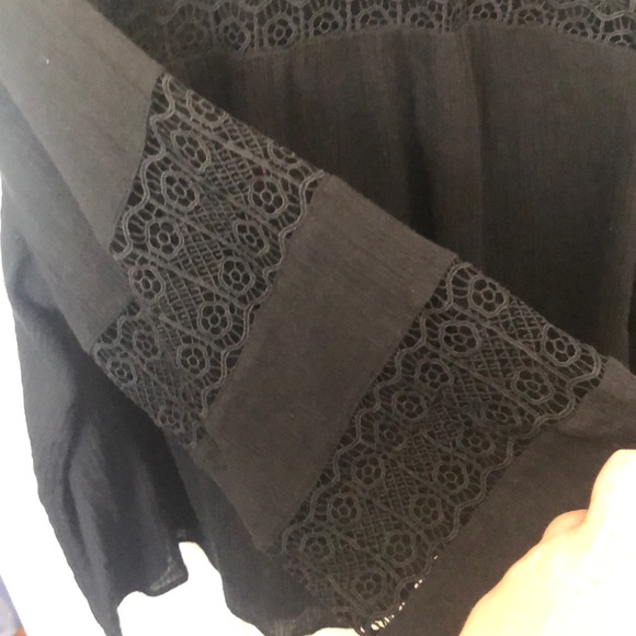 Old navy long sleeve lace blouse - Picture 3 of 4